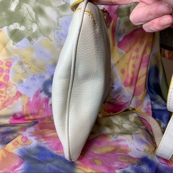 𝅺cole Haan Off White Leather Shoulder Bag Zippered Crossbody - Picture 3 of 8